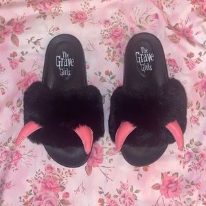 Black The Grave Girls faux fur slides with patent pink devil horns